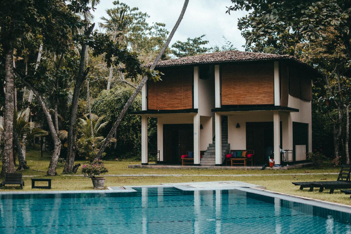 deluxe villa talalla yoga retreat