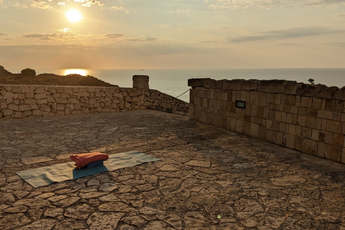 yoga beach holiday puglia italy